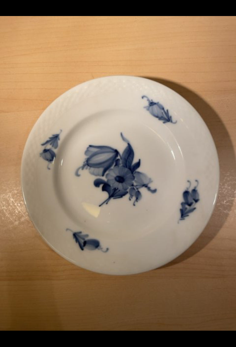 Royal Copenhagen Blå Blomst flettet kagetalleken